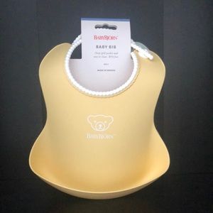 NWT Babybjorn Bib Set